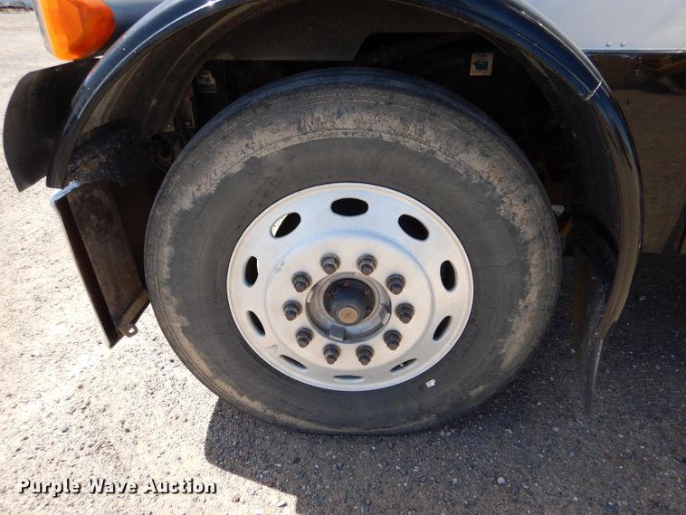 image for item DJ7595 2006 Peterbilt 379  semi truck