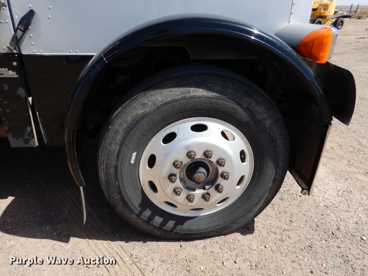 image for item DJ7595 2006 Peterbilt 379  semi truck