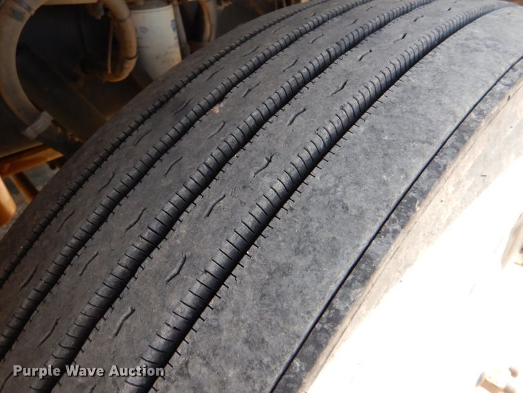 image for item DJ7595 2006 Peterbilt 379  semi truck