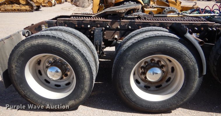 image for item DJ7595 2006 Peterbilt 379  semi truck