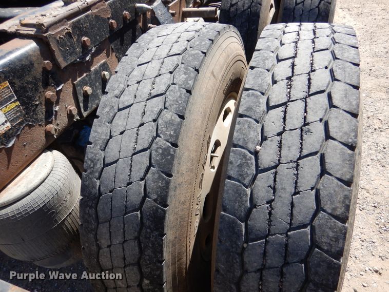 image for item DJ7595 2006 Peterbilt 379  semi truck