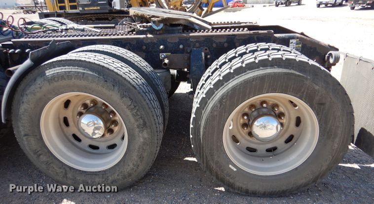 image for item DJ7595 2006 Peterbilt 379  semi truck