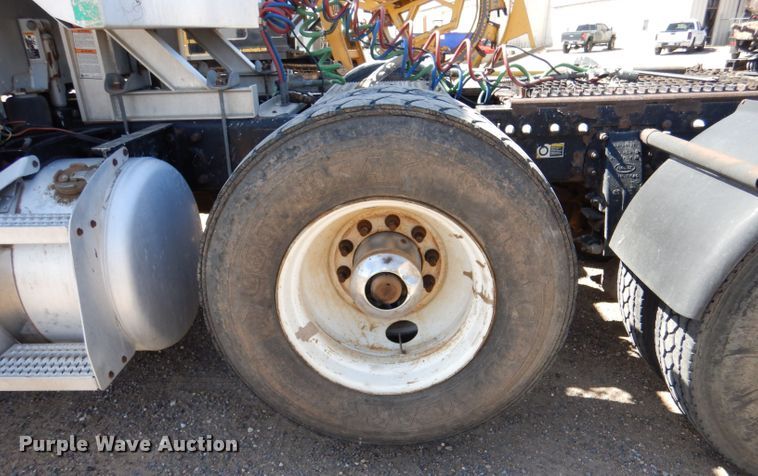 image for item DJ7595 2006 Peterbilt 379  semi truck