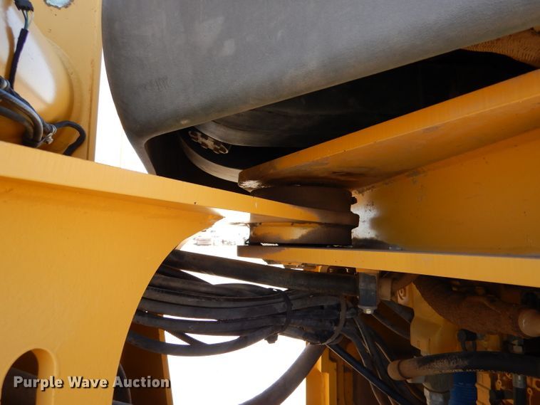 image for item DJ7597 2007 John Deere 624J  wheel loader