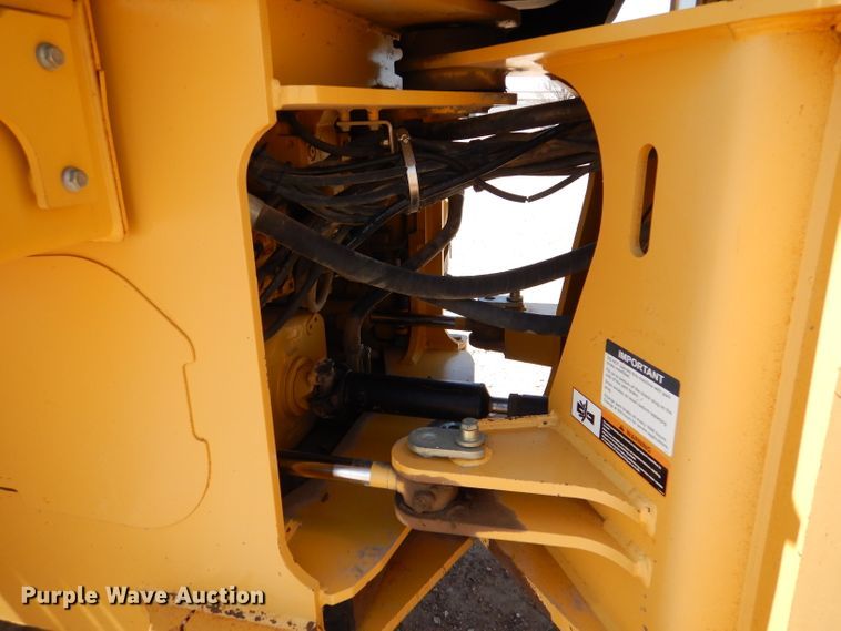 image for item DJ7597 2007 John Deere 624J  wheel loader