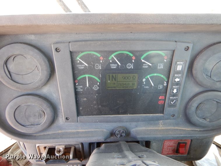 image for item DJ7597 2007 John Deere 624J  wheel loader