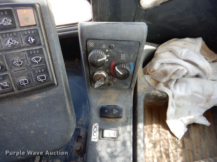 image for item DJ7597 2007 John Deere 624J  wheel loader