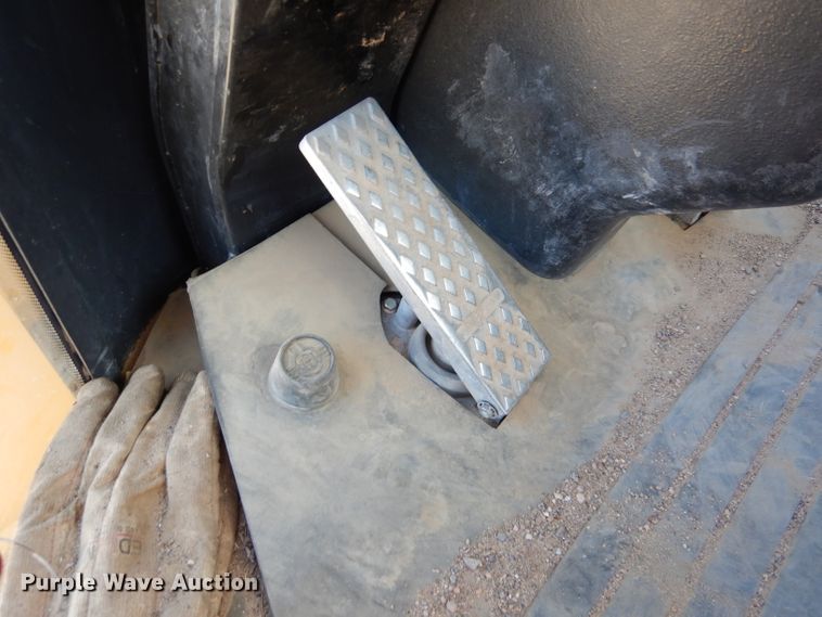 image for item DJ7597 2007 John Deere 624J  wheel loader