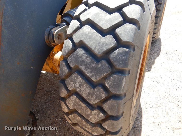 image for item DJ7597 2007 John Deere 624J  wheel loader