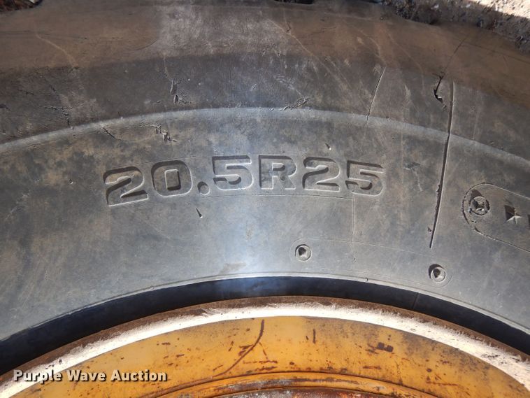 image for item DJ7597 2007 John Deere 624J  wheel loader