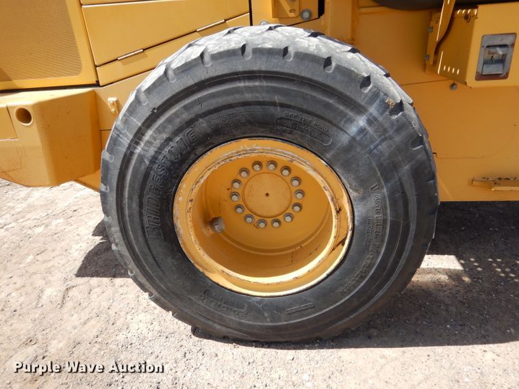 image for item DJ7597 2007 John Deere 624J  wheel loader