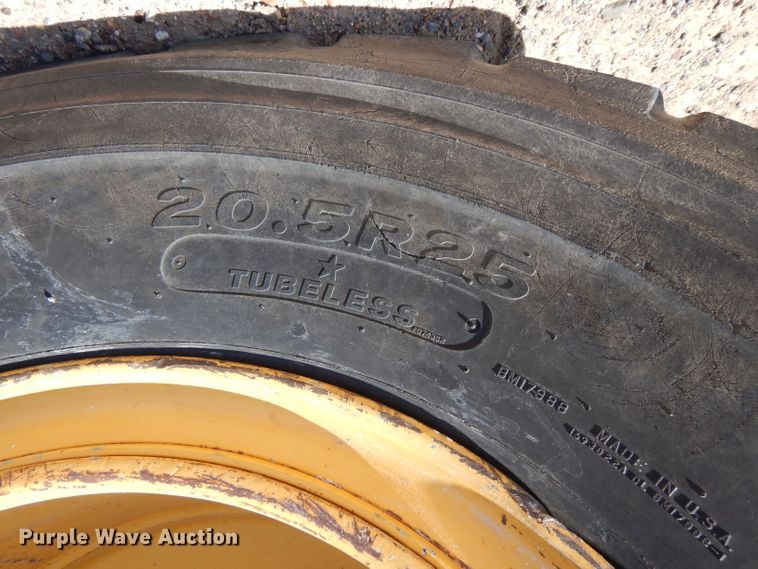 image for item DJ7597 2007 John Deere 624J  wheel loader