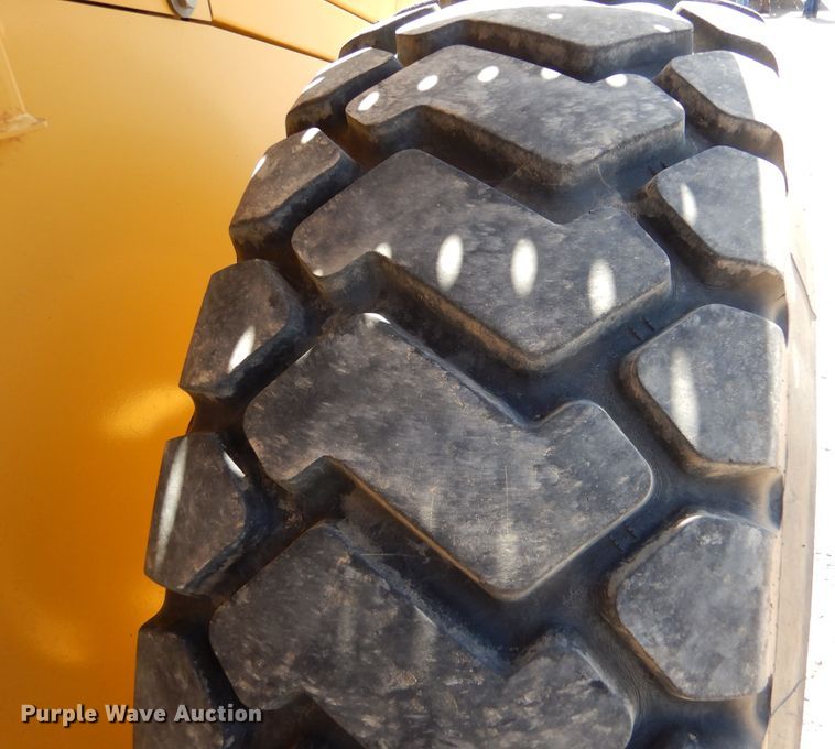 image for item DJ7597 2007 John Deere 624J  wheel loader