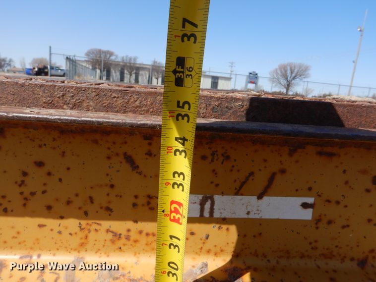 image for item DJ7611 2005 Belshe  equipment trailer