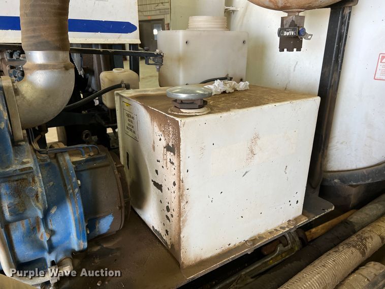 image for item DJ7614 2010 Vac Star VS-800 DT  vacuum excavator