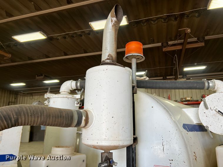 image for item DJ7614 2010 Vac Star VS-800 DT  vacuum excavator