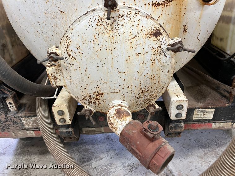 image for item DJ7614 2010 Vac Star VS-800 DT  vacuum excavator