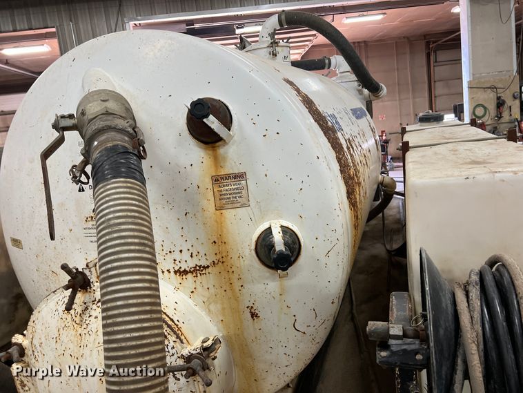 image for item DJ7614 2010 Vac Star VS-800 DT  vacuum excavator