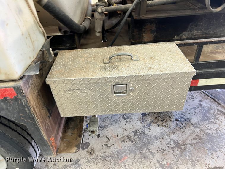 image for item DJ7614 2010 Vac Star VS-800 DT  vacuum excavator