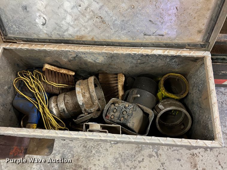 image for item DJ7614 2010 Vac Star VS-800 DT  vacuum excavator