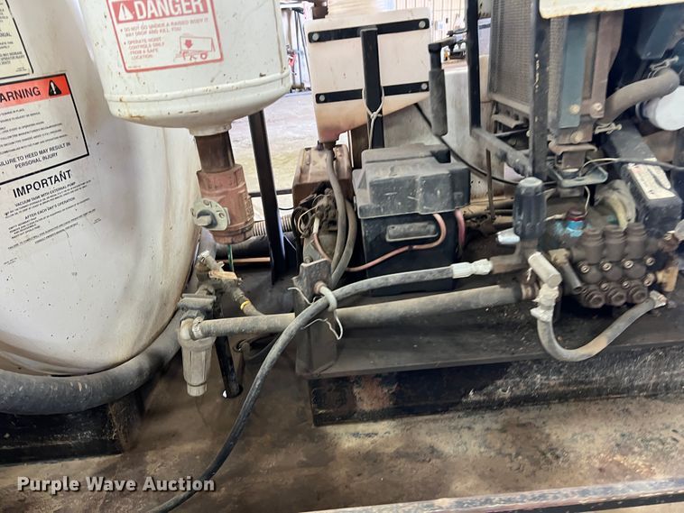 image for item DJ7614 2010 Vac Star VS-800 DT  vacuum excavator