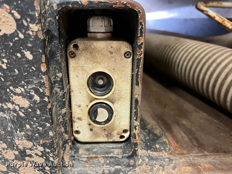 image for item DJ7614 2010 Vac Star VS-800 DT  vacuum excavator