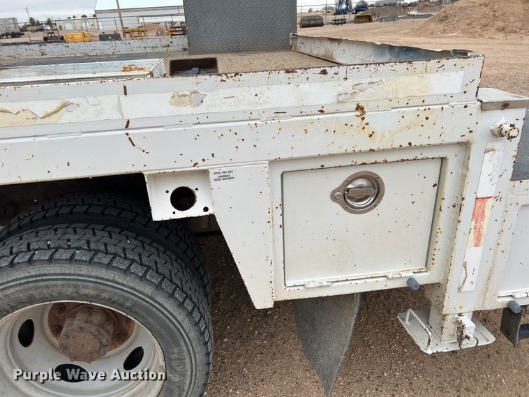 image for item DJ7618 2002 Ford F550 Super Duty  utility / service truck