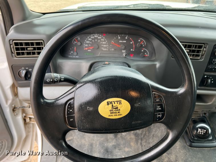 image for item DJ7618 2002 Ford F550 Super Duty  utility / service truck