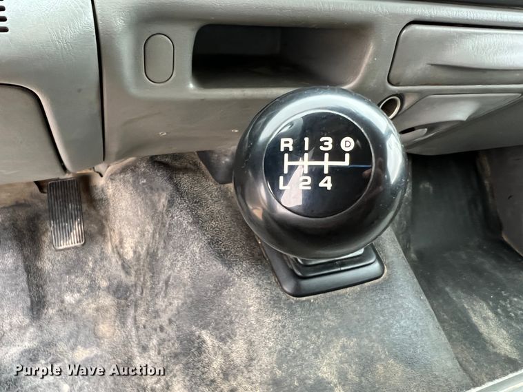 image for item DJ7618 2002 Ford F550 Super Duty  utility / service truck