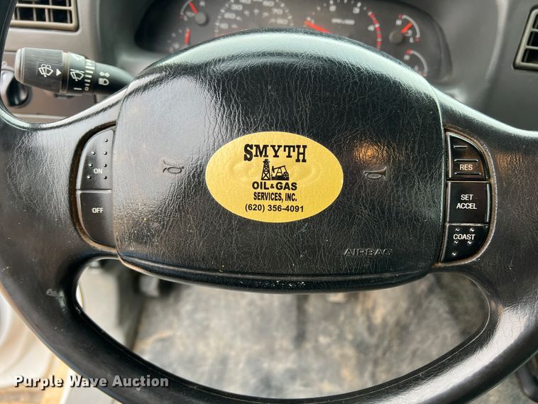 image for item DJ7618 2002 Ford F550 Super Duty  utility / service truck