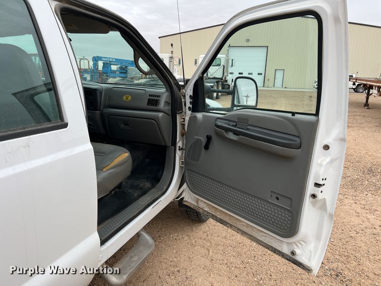 image for item DJ7618 2002 Ford F550 Super Duty  utility / service truck