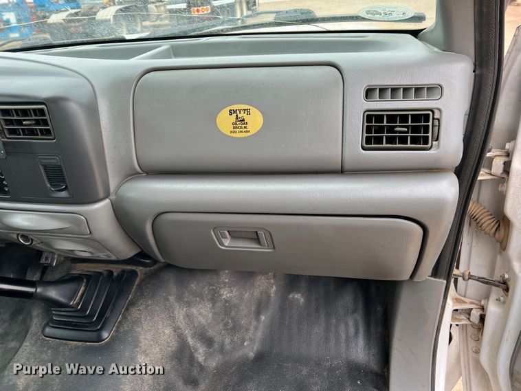 image for item DJ7618 2002 Ford F550 Super Duty  utility / service truck