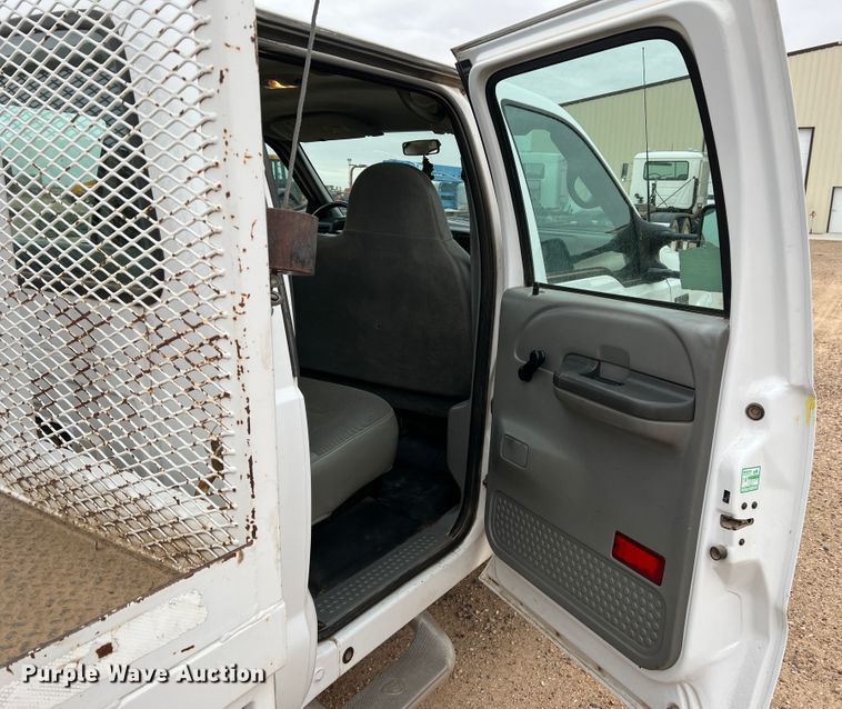 image for item DJ7618 2002 Ford F550 Super Duty  utility / service truck