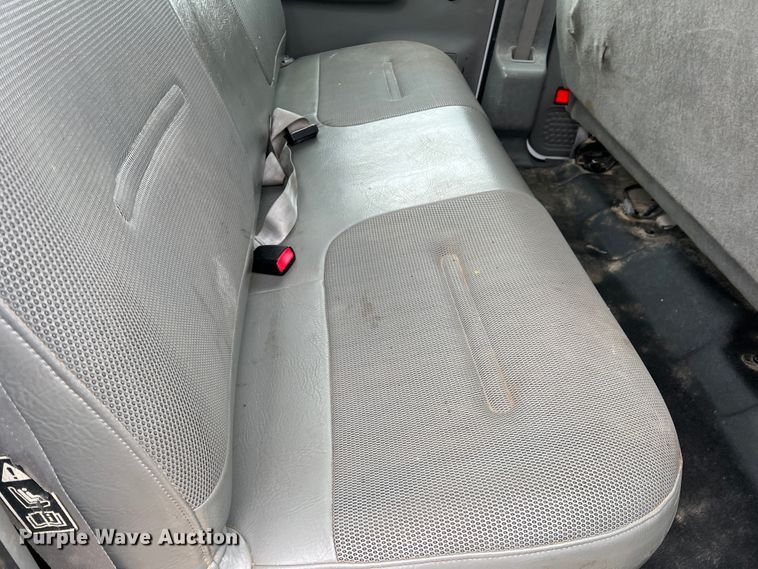 image for item DJ7618 2002 Ford F550 Super Duty  utility / service truck