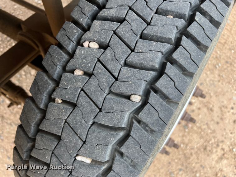 image for item DJ7618 2002 Ford F550 Super Duty  utility / service truck