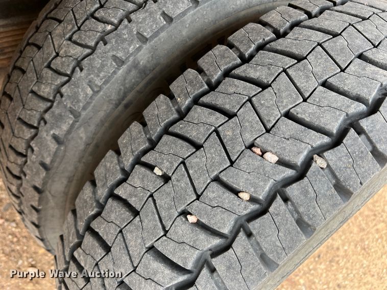 image for item DJ7618 2002 Ford F550 Super Duty  utility / service truck