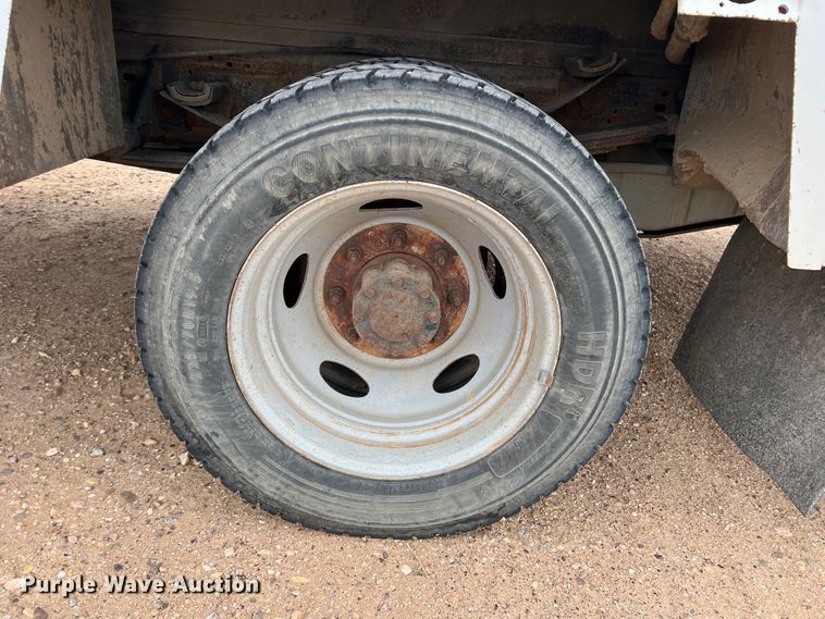 image for item DJ7618 2002 Ford F550 Super Duty  utility / service truck