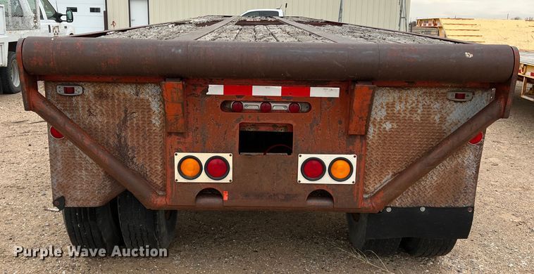 image for item DJ7619 1976 Fruehauf 0FBH130440  oilfield trailer