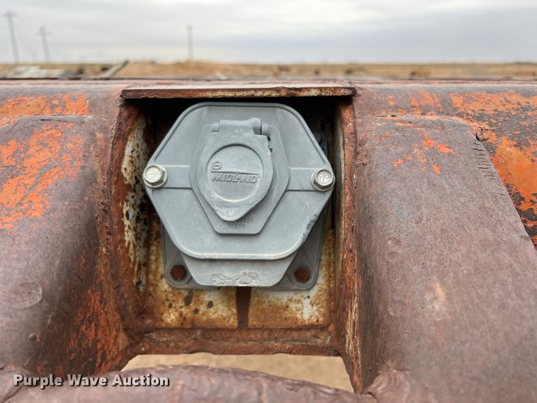 image for item DJ7619 1976 Fruehauf 0FBH130440  oilfield trailer