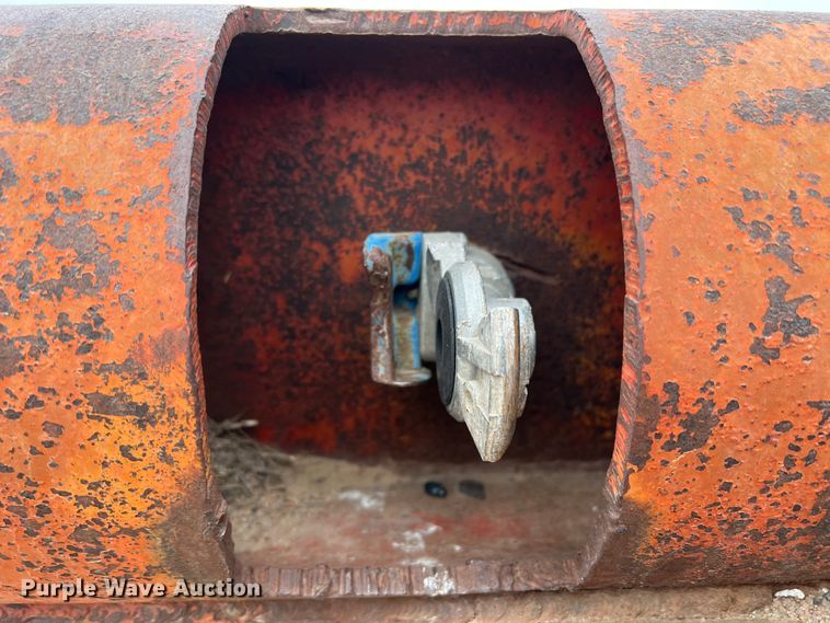 image for item DJ7619 1976 Fruehauf 0FBH130440  oilfield trailer