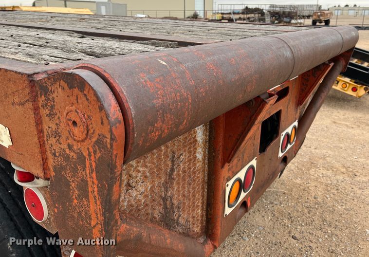 image for item DJ7619 1976 Fruehauf 0FBH130440  oilfield trailer