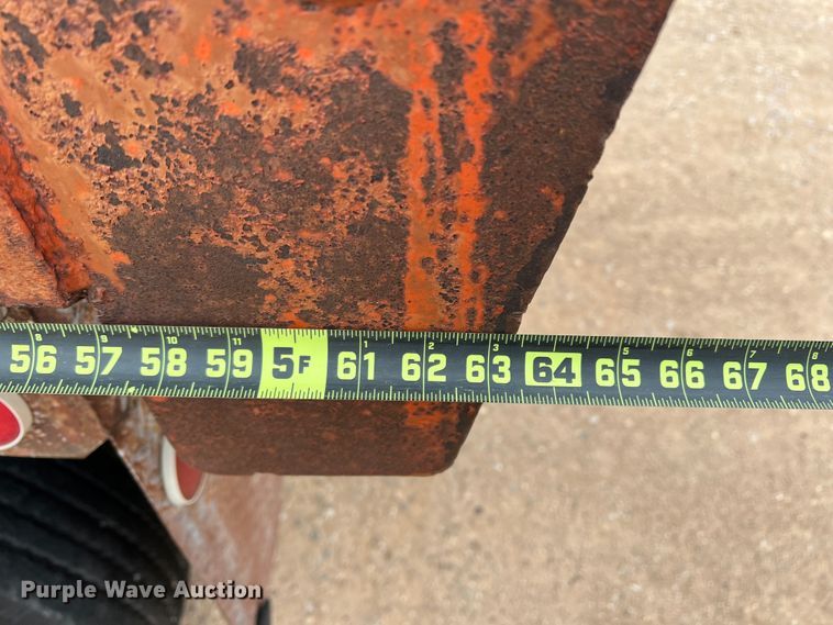 image for item DJ7619 1976 Fruehauf 0FBH130440  oilfield trailer