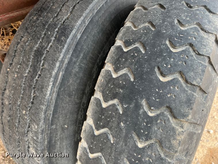 image for item DJ7619 1976 Fruehauf 0FBH130440  oilfield trailer