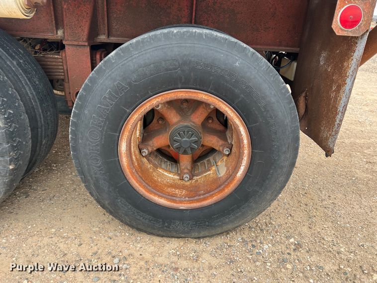 image for item DJ7619 1976 Fruehauf 0FBH130440  oilfield trailer