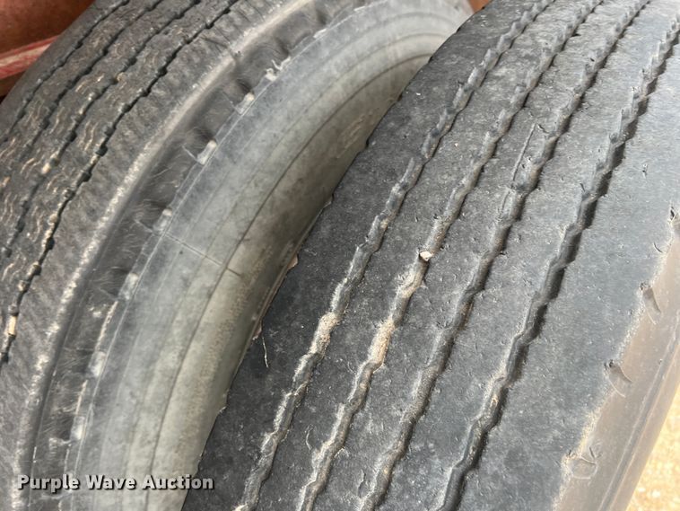 image for item DJ7619 1976 Fruehauf 0FBH130440  oilfield trailer