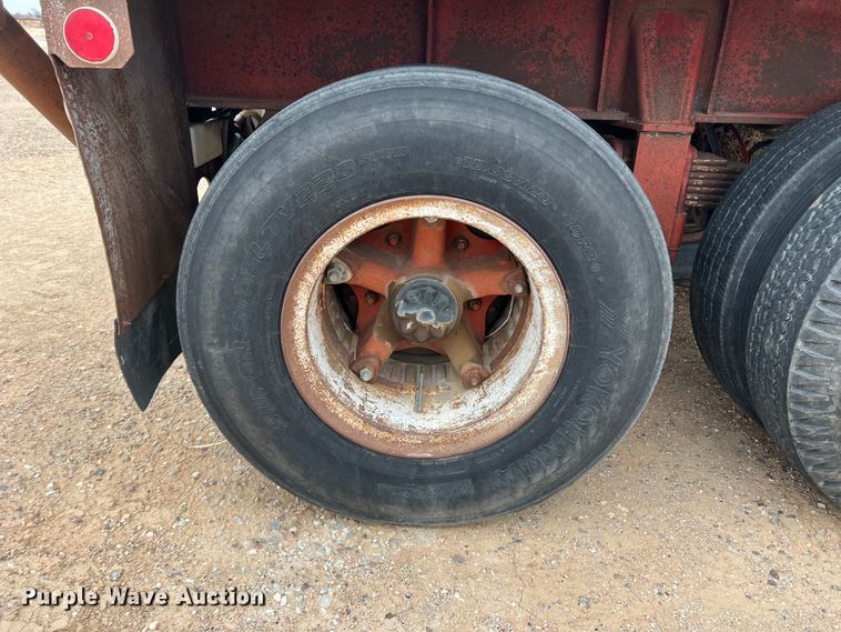 image for item DJ7619 1976 Fruehauf 0FBH130440  oilfield trailer