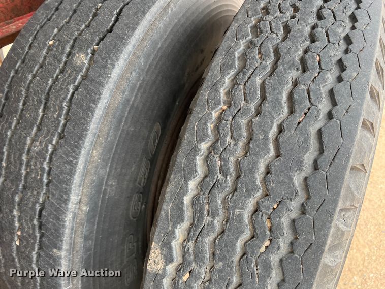 image for item DJ7619 1976 Fruehauf 0FBH130440  oilfield trailer