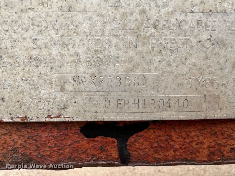 image for item DJ7619 1976 Fruehauf 0FBH130440  oilfield trailer