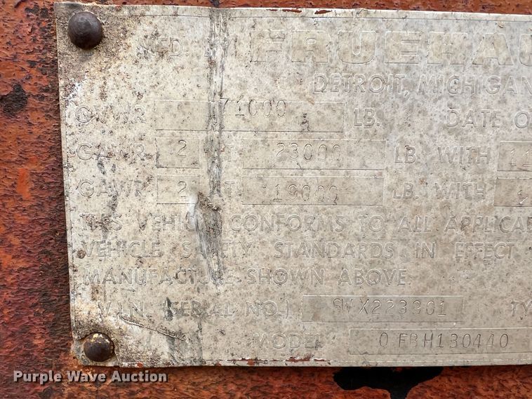 image for item DJ7619 1976 Fruehauf 0FBH130440  oilfield trailer