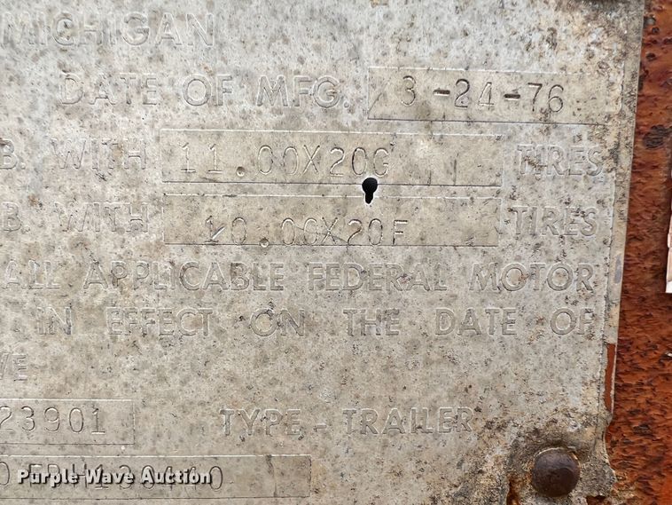 image for item DJ7619 1976 Fruehauf 0FBH130440  oilfield trailer